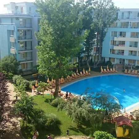 апартамент у моря Yasen Апартаменты *